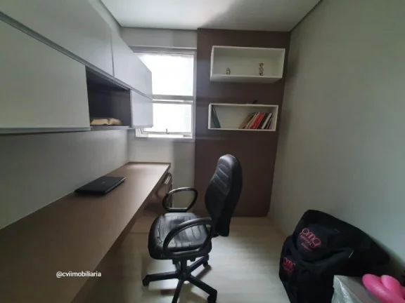 Imagem Imóvel amplo à venda com 3 quartos, sendo 1 suíte, e 3 banheiros no total, 1 escritório, 3 vagas...