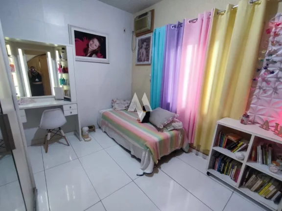 Imagem Casa Térrea com 3 quartos, 4 vagas e edícula - São Vicente / SP
