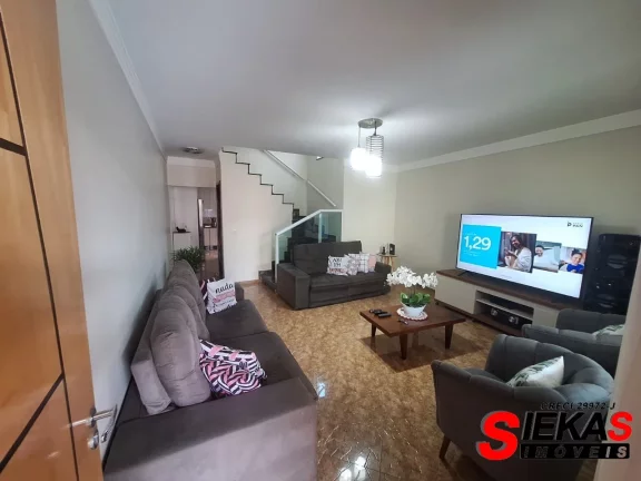 Imagem Imperdível oportunidade: Casa à venda em São Paulo-SP, na Vila São Geraldo, com 3 quartos, 1 suíte, 1 sala, 2 banheiros, 3 vagas de garagem e 160m² de área!