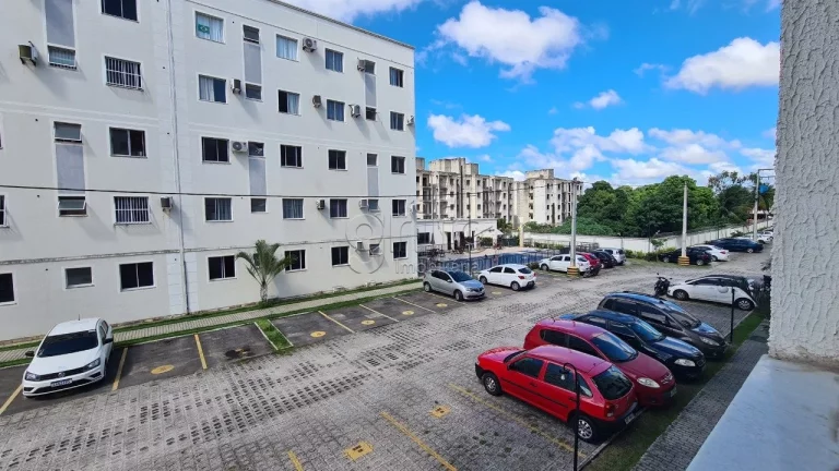 Imagem Apartamento de 2 quartos, 1 banheiro mais vaga de garagem, com transporte público e supermercados e...