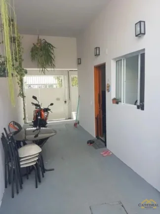 Imagem Casa com 2 quartos e 3 vagas cobertas para venda no Almerinda Chaves Jundiaí/SP