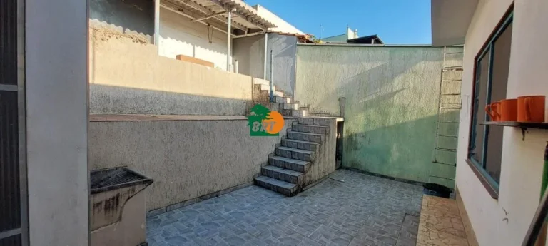 Imagem Casa para Venda em São Roque, Jardim Bela Vista, 2 dormitórios, 1 suíte, 1 banheiro, 2 vagas