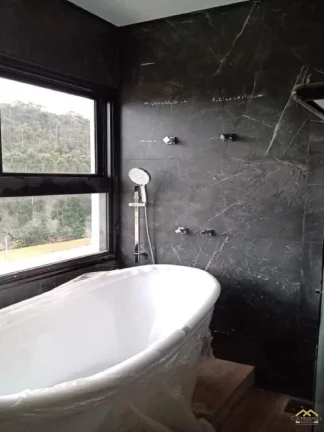 Imagem Casa de 230m2 com 3 quartos e piscina à Venda no Condomínio Ibi Aram II - Itupeva/SP