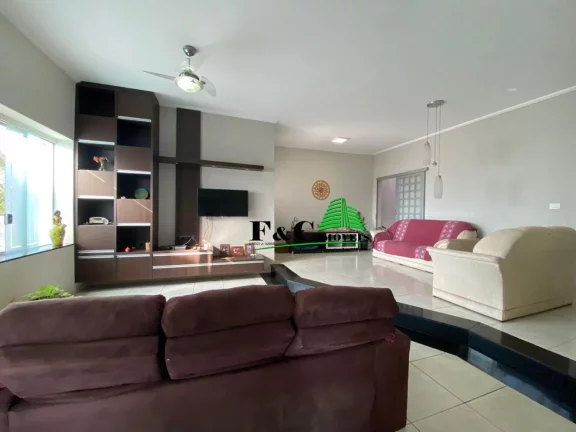 Imagem Casa para Venda em Americana, Jardim Ipiranga, 3 dormitórios, 1 suíte, 3 banheiros, 4 vagas