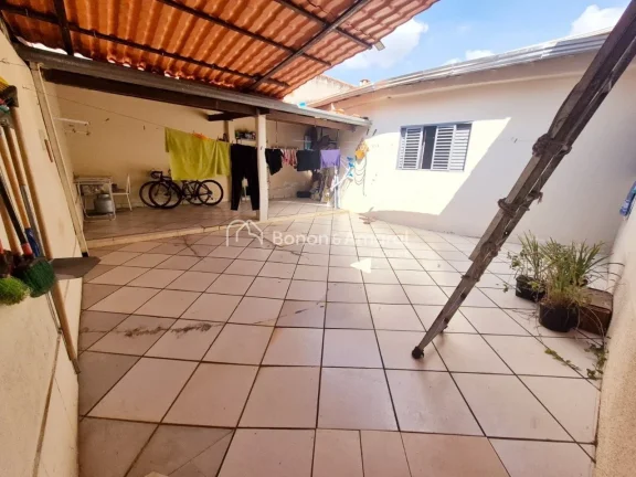 Imagem Excelente casa à venda no bairro Monte Alegre, com localização privilegiada, próxima a escolas, ...