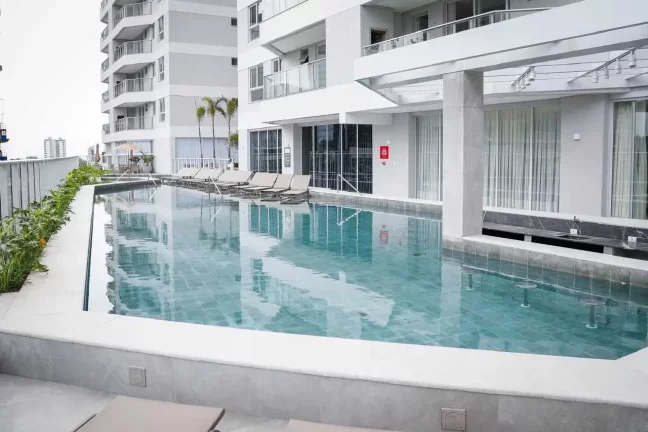 Imagem Apartamento sem mobilia com 2 dormitórios sendo 1 suítes e 1 vagas de garagem em Itajaí