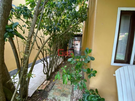 Imagem Casa mobiliada em condomínio frente mar com piscina em Búzios, R$ 425 mil