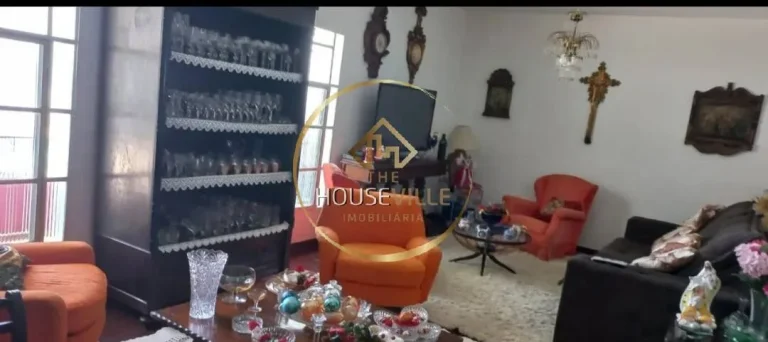 Imagem Casa 4 dormitórios (1 suíte) com piscina e edícula, Esplanada, Sjc.