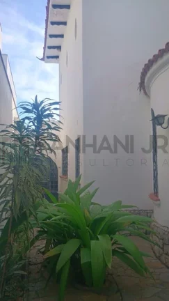 Imagem Luxuosa casa em obras de 5 quartos no Jardim Paulista, São Paulo-SP: 5 suites, 4 salas, 8 banheiros, 5 vagas e 750m² de área.