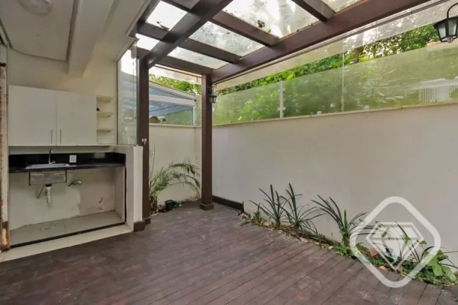 Imagem Casa em condomínio fechado com o maior pátio!

Você vai se surpreender com essa casa em condomín...