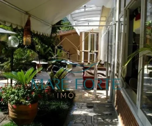 Imagem Sobrado com Jardim de Primavera