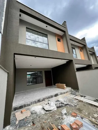 Imagem Geminado com 3 suítes e 2 vagas de garagem - Saguaçu | Joinville/SC