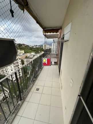 Imagem Vendo 2Q + depd, Estr Pau Ferro, alto, sol nascente, vista panorâmica, repleto armários, portaria 24 h, churrasq, salão festas, 1 vg,escolas proximas