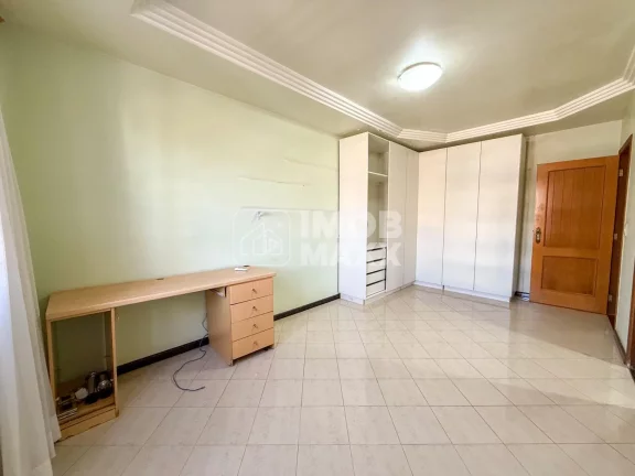 Imagem Casa para Alugar no Núcleo Bandeirante, 5 Quartos, 3 Suítes, 378m²