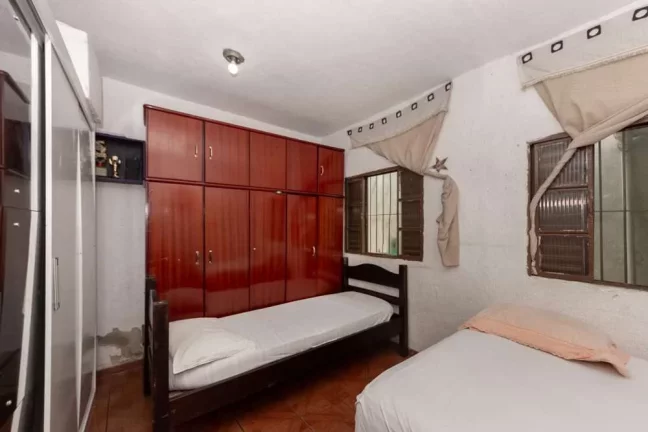 Imagem 2 Casas à venda com 2 vagas de garagem cobertas, despensa e quintal por R$400.000 - Vila Ayrosa-Osasco-SP