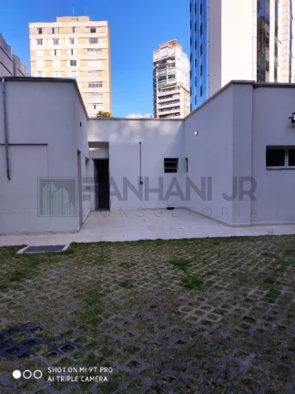 Imagem Descubra o seu novo endereço comercial dos sonhos no coração do Jardim Europa! Esta incrível casa comercial oferece uma ampla área externa perfeita pa