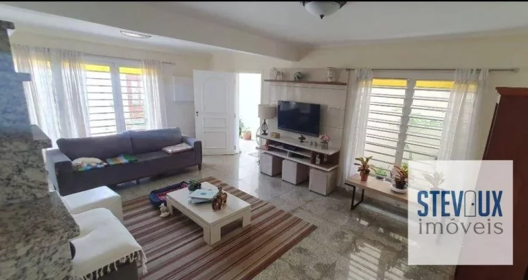 Imagem Casa de vila com portão para venda!