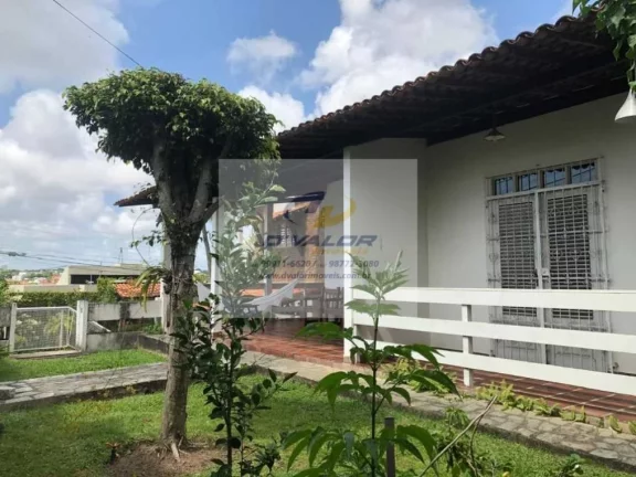 Imagem Vendo Casa de Alto Padrão com 400 m², 4 quartos s/ 2 suítes, escritório, piscina, jardim e 4 vagas