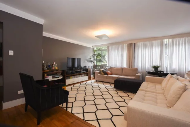 Imagem Apartamento reformado à venda em Higienópolis com 3 quartos e 2 vagas, 210m2