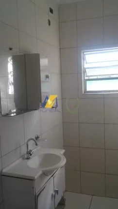Imagem Sobrado à Venda com 100m², 3 dormitórios, 1 suíte, 1 sala e 3 vagas!!!