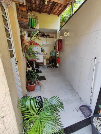 Imagem Casa a Venda no bairro Jóquei Clube - São Gonçalo, RJ