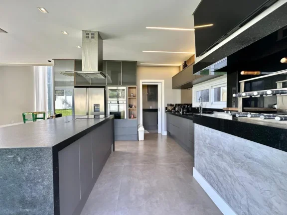 Imagem Casa em Condominio 4 Dormitórios - Bairro Capão Novo