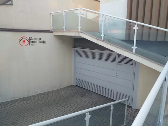 Imagem SOBRADO A VENDA EM CONDOMINIO FECHADO, 2 DORM, SENDO 2 SUÍTES E 2 VAGAS DE GARAGEM COBERTAS. LAZER COM PISCINA E CHURRASQUEIRA.