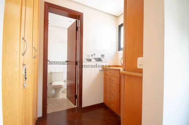 Imagem Apartamento elegante com vista de tirar o folego !!! visão do vale do Pacaembu e Praça Buenos Aire...