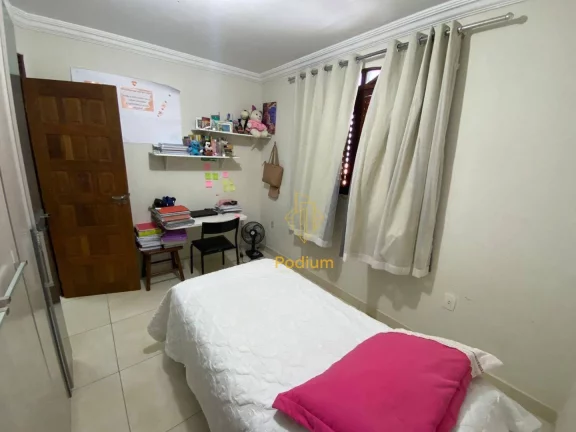 Imagem Casa com dois pavimentos em localização privilegiada no Portal do Sol - CA0071