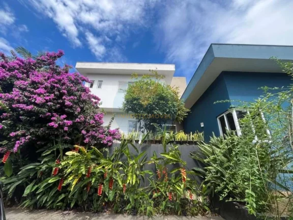 Casa em Condomínio a Venda no bairro Granja Viana - Jandira, SP