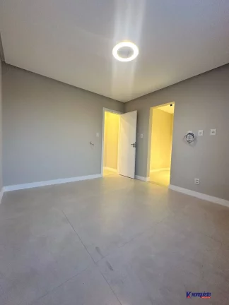 Imagem VENDO CASA 4/4 REFORMADA CONDOMÍNIO-SIM