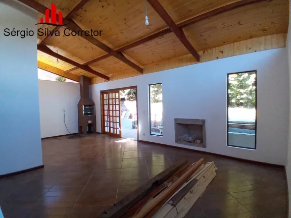 Imagem Casa a venda com 03 Dormitórios em Condomínio Fechado por 950.000,00.