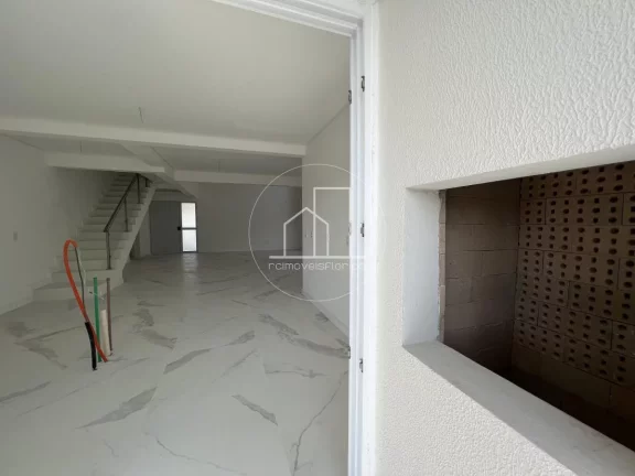 Imagem Casa Alto Padrão para Venda em Florianópolis / SC no bairro Ingleses do Rio Vermelho