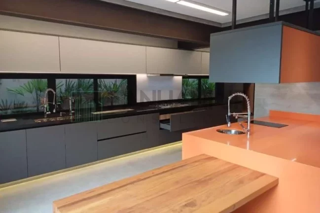 Imagem Casa de Alto Padrão no Jardim Paulista: 5 Quartos, 5 Suítes, 4 Salas, 6 Banheiros, 4 Vagas, 450 m² - São Paulo-SP