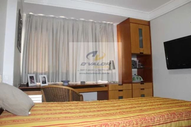 Imagem Vendo apartamento com 188,m², varanda ampla, 4 quartos s/ 2 suítes, DCE, sala p/ 2 ambientes e 2 vagas