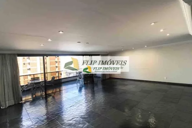 Imagem More em um apartamento com 207 m², 4 suítes, 2 vagas de garagem no miolo do Cambuí - Campinas - SP
