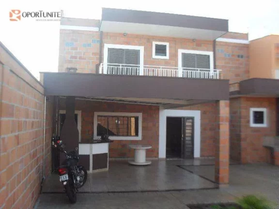 Imagem Sobrado residencial com piscina à venda.