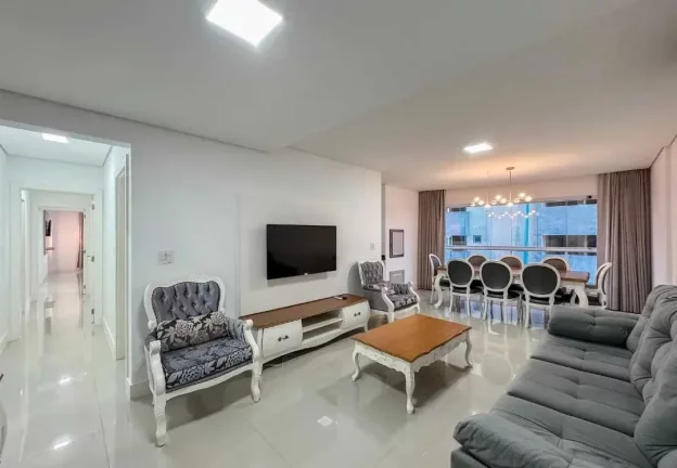 Imagem Apartamento com 3 suítes e 3 vagas - Centro de Balneário Camboriú/SC