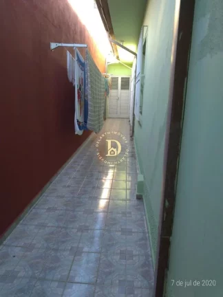 Imagem Casa - Jardim Ismênia - 3 Dormitórios (1 suíte) - 220m² - São José dos Campos/SP
