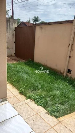Imagem Casa com 3 dormitórios à venda por R$ 350.000,00 - Setor Afonso Pena - Itumbiara/GO