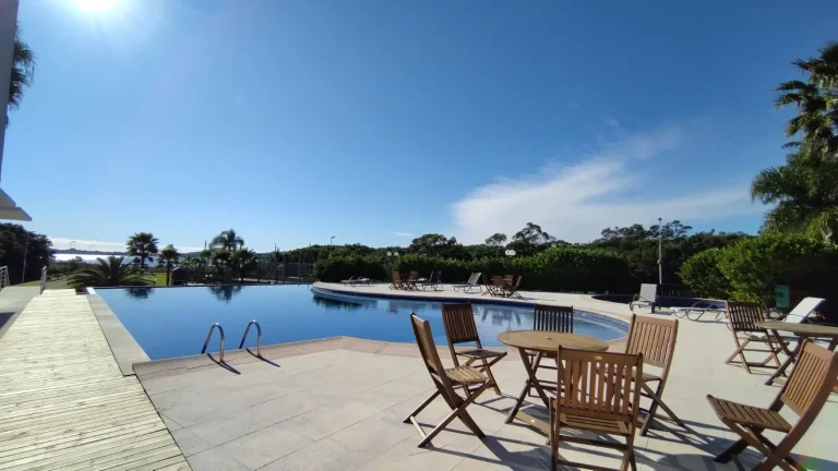 Imagem Terreno em Araçatuba, Imbituba - Condomínio com piscina, quadra poliesportiva e sauna