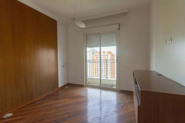 Imagem Vende apartamento de 260m² com 4 suítes e 4 vagas no Edifício Lindenberg Tangará