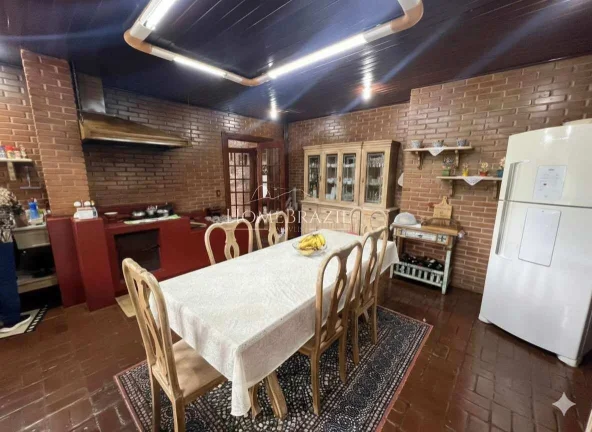 Imagem Casa à venda, com 4 quartos, 250m2