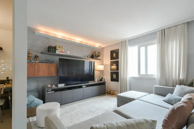 Imagem Apartamento Reformado Pinheiros - 246M², 4 Dorms, 4 Suítes, 4 Vagas Demarcadas, Hidromassagem, Piscina, Despensa, Salão de Festas.