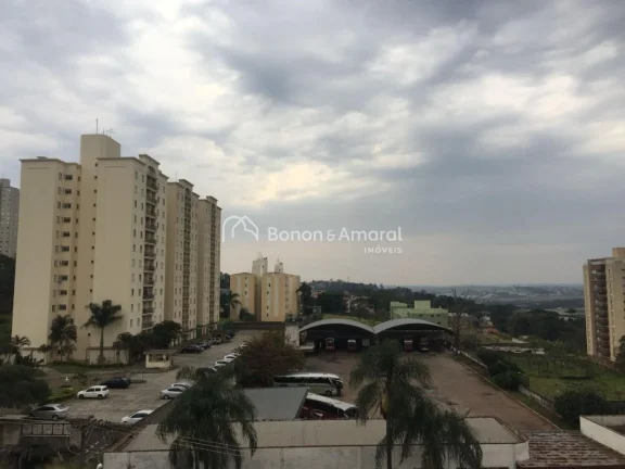 Imagem Com 138m² de área privativa, o imóvel oferece uma ampla sala para dois ambientes (jantar e estar)...