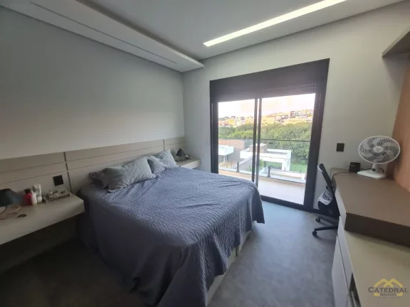 Imagem Casa Alto Padrão com 3 suítes e Piscina - Condomínio Brisas Jundiaí