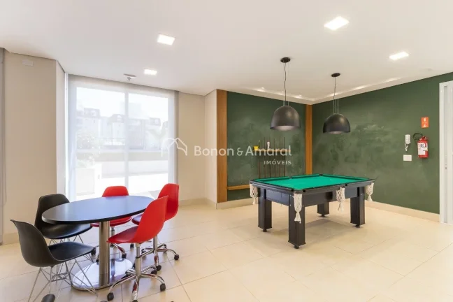 Imagem Lindo apartamento, completo e rico em armários. O imóvel possui 3 quartos, 1 suíte, living para 2...