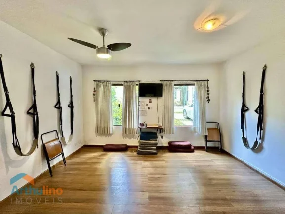 Imagem Casa 124 m², com 3 dormitórios, 1 suite, 2 vagas, à venda, por R$ 1.150.000 - Jardim Ana Estela - Carapicuíba/SP