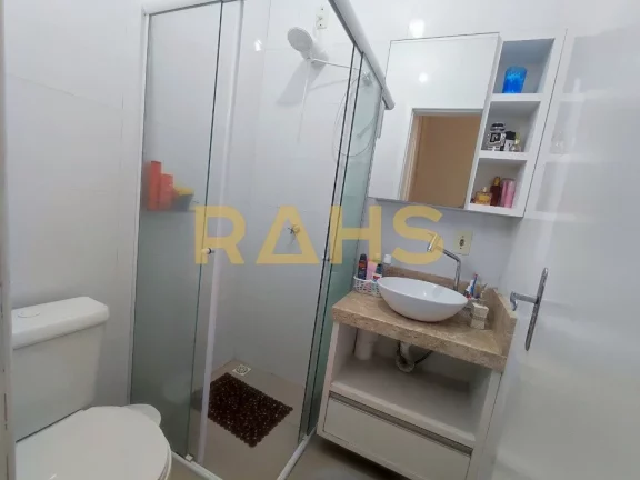 Imagem Buscando um imóvel pronto para Morar! Esse Sobrado Geminado esta localizado no bairro no Costa e Si...