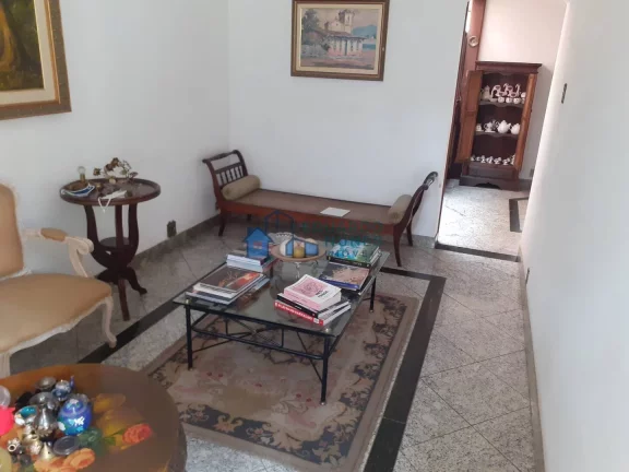 Imagem Casa em ótima localização no Carmo!